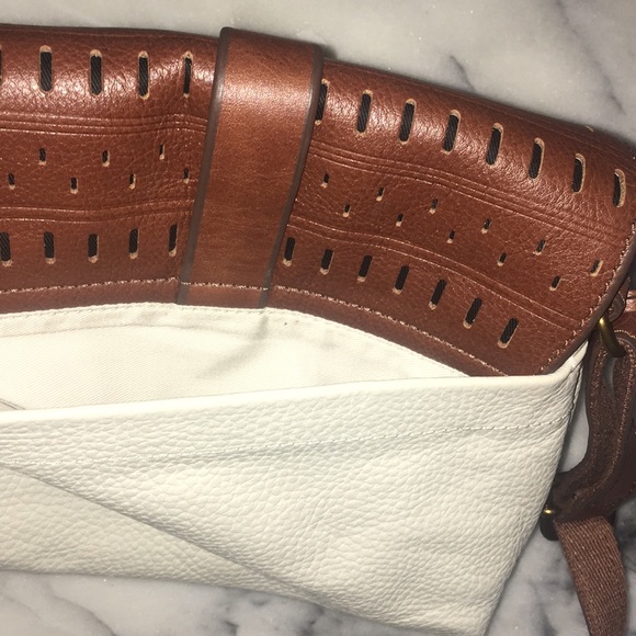 Fossil Kinley Crossbody Bag in Vanilla - Picture 8 of 8